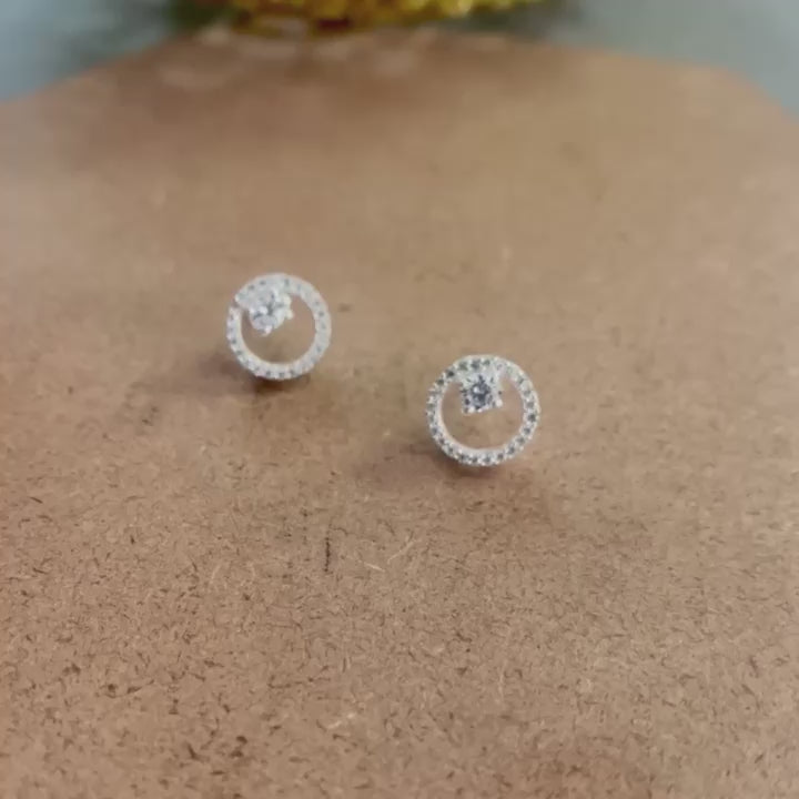 aleeza-bloom-diamond-stud